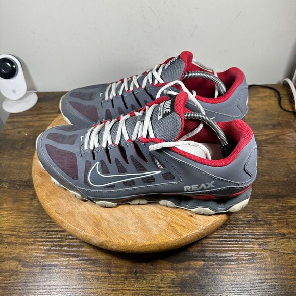 Nike Mens Reax 8 TR Gray Red Shoe Sneakers Men's Size 13 621716-013 - Picture 3 of 9